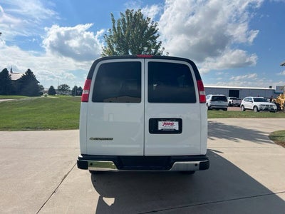 2024 Chevrolet Express Passenger 3500 1LT