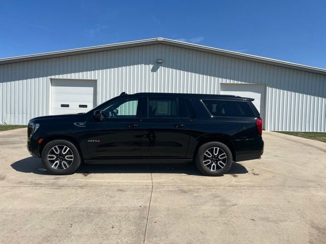 2023 GMC Yukon XL AT4