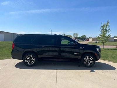 2023 GMC Yukon XL AT4