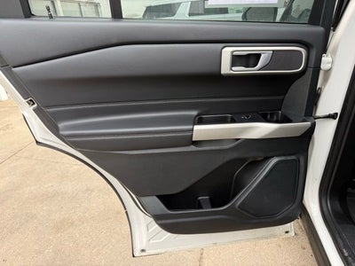 2023 Ford Explorer XLT 202A