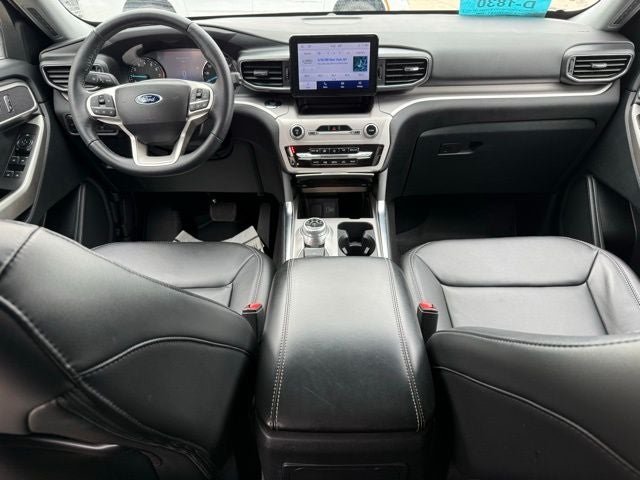 2023 Ford Explorer XLT 202A