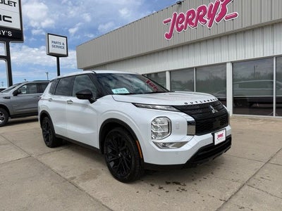 2023 Mitsubishi Outlander SE Black Edition