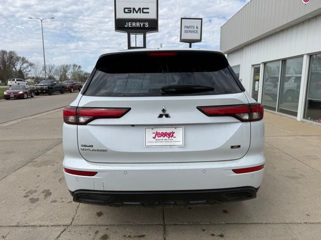 2023 Mitsubishi Outlander SE Black Edition