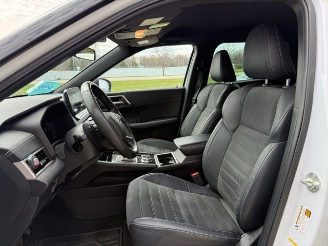 2023 Mitsubishi Outlander SE Black Edition